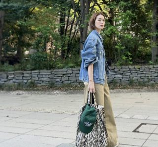 春だから。たまには「黒なし」しばりの着こなしを【モデル私服コーデ】