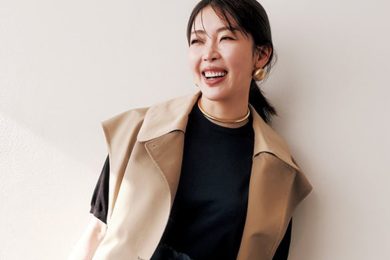 今、甘コンサバ派40代の“最愛パンツ”は【スカパン】！トップスは“普通”で充分洒落る