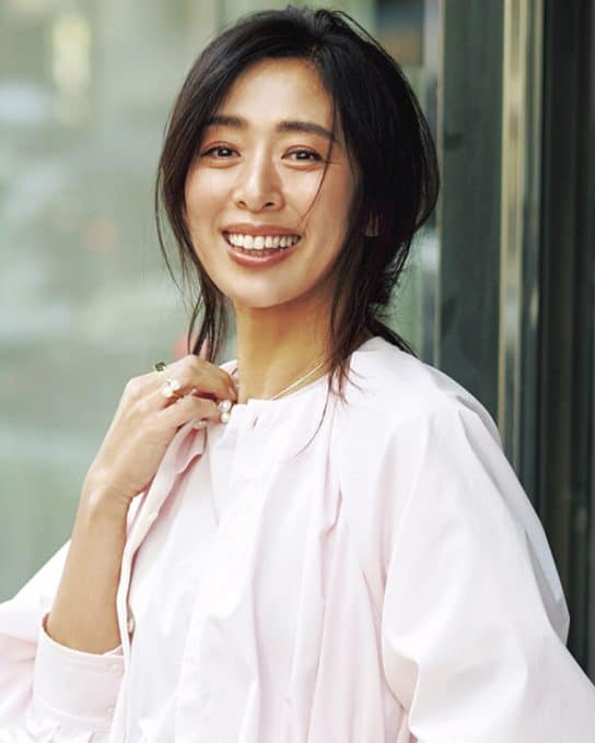 桜みたいな【淡ピンクのレイヤード】で思わず話しかけたくなる人に