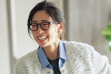 【40代のお仕事コーデ】華やかツイードがオフィスの雰囲気UPに貢献