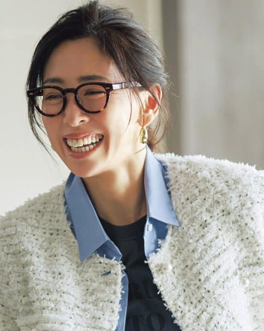 【40代のお仕事コーデ】華やかツイードがオフィスの雰囲気UPに貢献