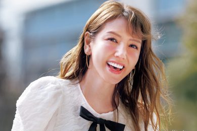 1枚でパッと華やか！急な夏日も可愛く乗りきる【リボンブラウス】