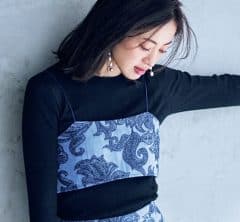 ワンピともひと味違う【柄セットアップ】でネイビーの新境地を切り拓く