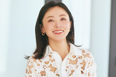 デニムと相性抜群！カジュアル派も照れずに着られる【レーストップス】