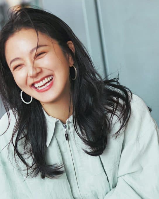 今季の新星【シャツブルゾン】ならNOジャケットでも通勤コーデが即キマる！