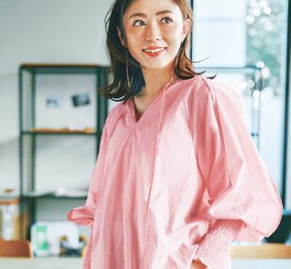 春、40代が気になる「二の腕・腰回り」に。この〈最旬トップス〉が大正解！5選