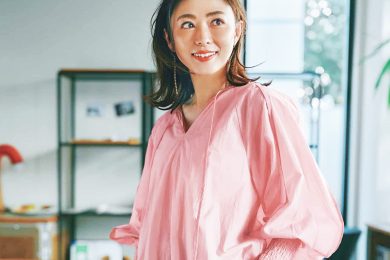 春、40代が気になる「二の腕・腰回り」に。この〈最旬トップス〉が大正解！5選