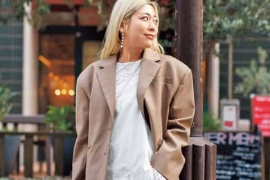 パンプス派もシフト！【miumiuのスニーカー】が40代に空前の大ブーム〈SNAP 6選〉