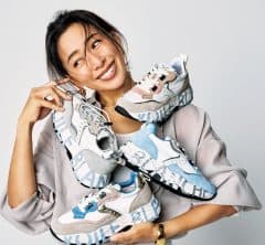 〝ほぼシロ〟が正解!40代コンサバコーデにあう【スニーカー】2選