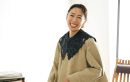 野沢和香 黒レース衿つきトレンチコート パンツ コーデ