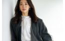 野沢和香 黒チュールジャケット 白ノーカラーシャツ パープルバルーンパンツ
