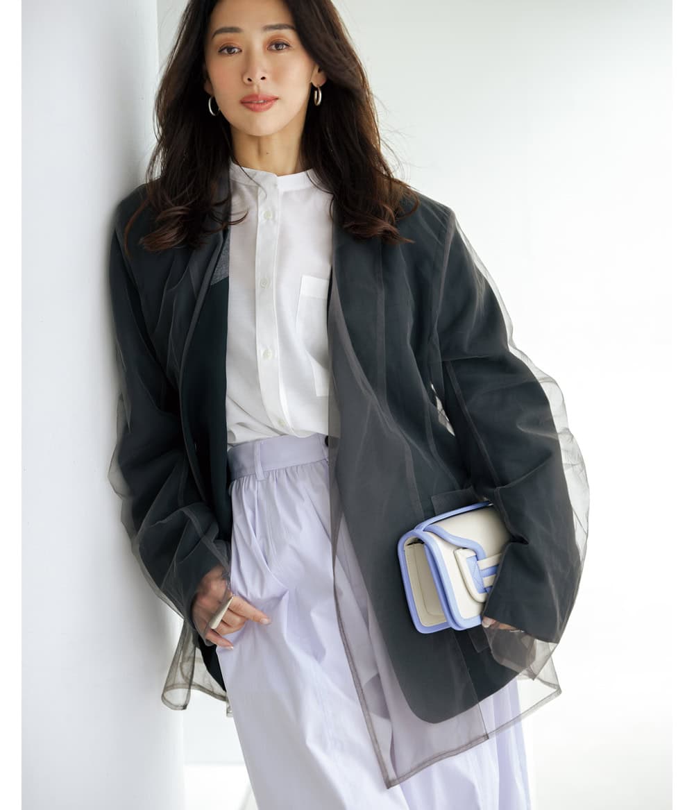 野沢和香 黒チュールジャケット 白ノーカラーシャツ パープルバルーンパンツ