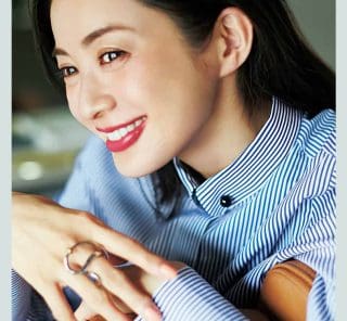 今、キレイめ40代に「ストライプのシャツ」ブーム到来！今年の正解デザイン〈3選〉