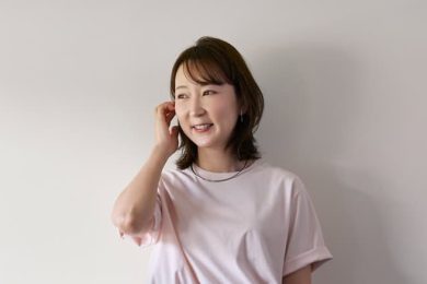 無印良品の「無地Tシャツ」が使える！キレイめ派40代の選びとコーデは？〈6選〉