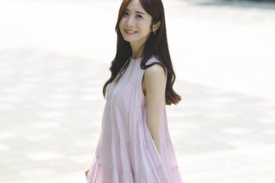 今、40代の夏ワンピは「黒以外」にシフト！体型カバーもきれい見えも叶う〈3選〉