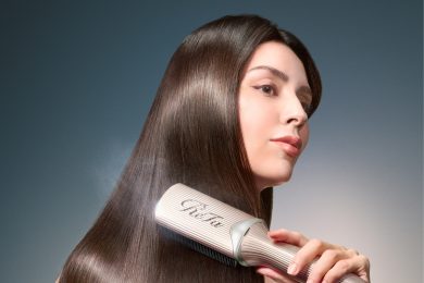 ReFaの新ヘアアイロンで「質感改善」。40代のうねり・パサつきを抑え、指通りなめらかに