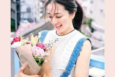 40代ママ【休日デニムコーデ】4選。今年は“女っぽい”“大人可愛い”を楽しむ母の日に！