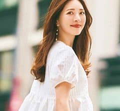 初夏、40代が毎日着たい！「お腹まわりを隠せて、今っぽい」旬トップス4選