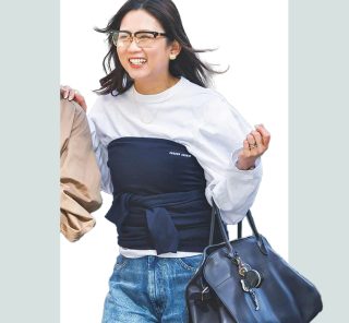 「こう着れば地味見えしない！」40代の“無地ロンT”〈最旬コーデSNAP〉