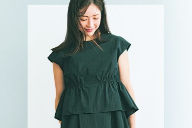 40代の【スポサンコーデ】5選。キレイめ派がヘビロテできる〈色＆デザイン〉は？