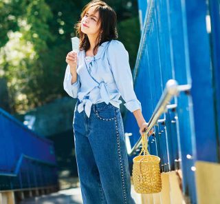 パンツ派40代の、“ゆるっと可愛い”休日コーデ３選。旬カラーで華やぐ！