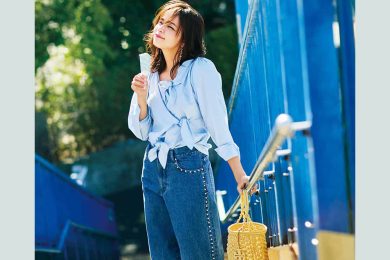 パンツ派40代の、“ゆるっと可愛い”休日コーデ３選。旬カラーで華やぐ！