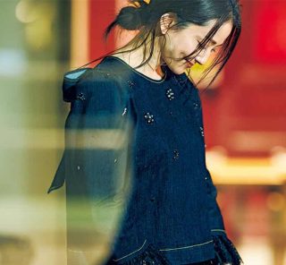 【最旬セットアップ】40代のワントーンは黒より「ネイビー」で脱・ケバ見え！〈3選〉