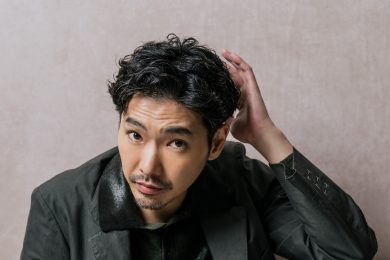 柄本佑さん、初めての映画から25年。 今、役者としての基本、“ただ歩く”ことこそが難しい
