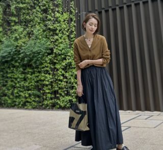 ヘアの分け目をかえるだけでちょっとだけ変化を楽しめる！【モデル私服コーデ】