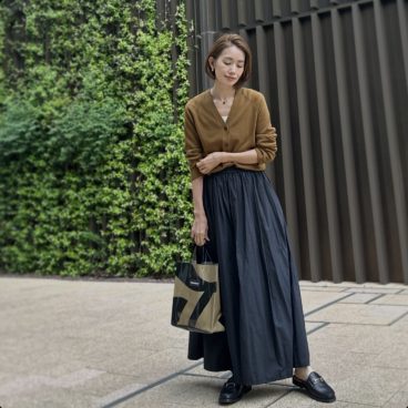 ヘアの分け目をかえるだけでちょっとだけ変化を楽しめる！【モデル私服コーデ】