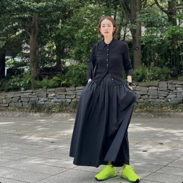 足元だから思い切り差し色イエローで遊ぶ！【モデル私服コーデ】