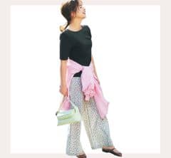 40代、夏の休日は「リラクシーパンツ」で上品＆可愛く。ラクチン大人コーデ〈3選〉