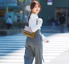 今、ジュエリーより欲しい！【ディオールのスカーフ】が40代に大ブーム〈SNAP3選〉
