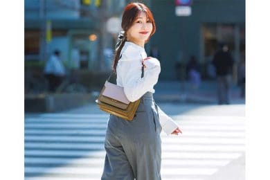 今、ジュエリーより欲しい！【ディオールのスカーフ】が40代に大ブーム〈SNAP3選〉