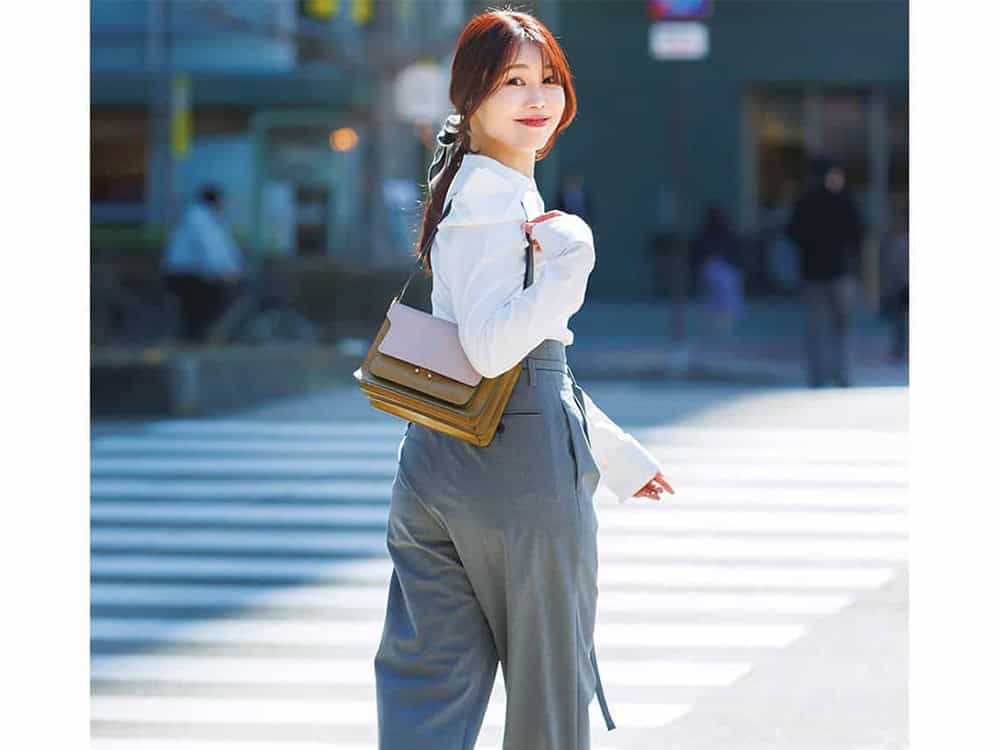 ディオール　スカーフ　トップス 今、ジュエリーより欲しい！【ディオールのスカーフ】が40代に大ブーム
