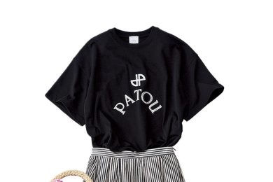 40代の定番「Tシャツ×ロンスカ」、もっと今っぽくなる〈形と合わせ方〉３選