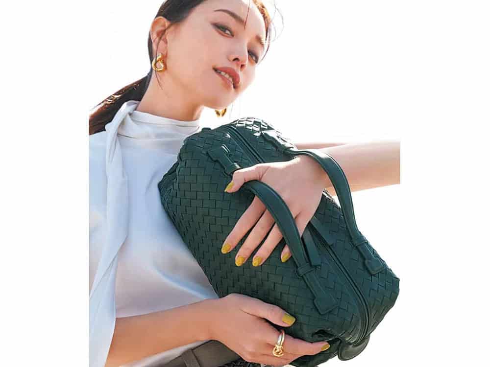 蛯原友里さんと選ぶ【ボッテガ・ヴェネタ】名品4選。仕事も休日も