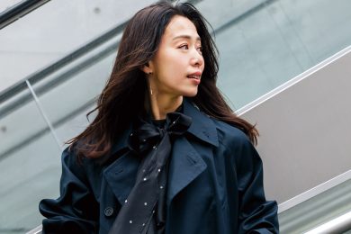【40代のお仕事コーデ】ほの甘ショートトレンチで安心感と今っぽさを両得