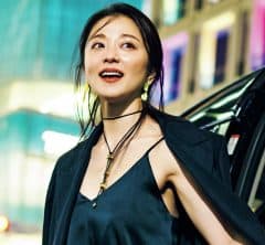 金曜夜の至福のママOFFは【ツヤあるネイビー】でもっと輝く！