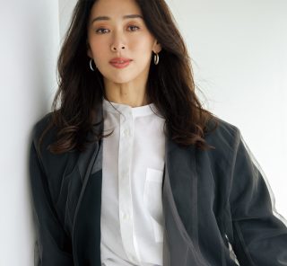 二面性が光る【チュール付きジャケット】で仕事も華やかな席も制す！