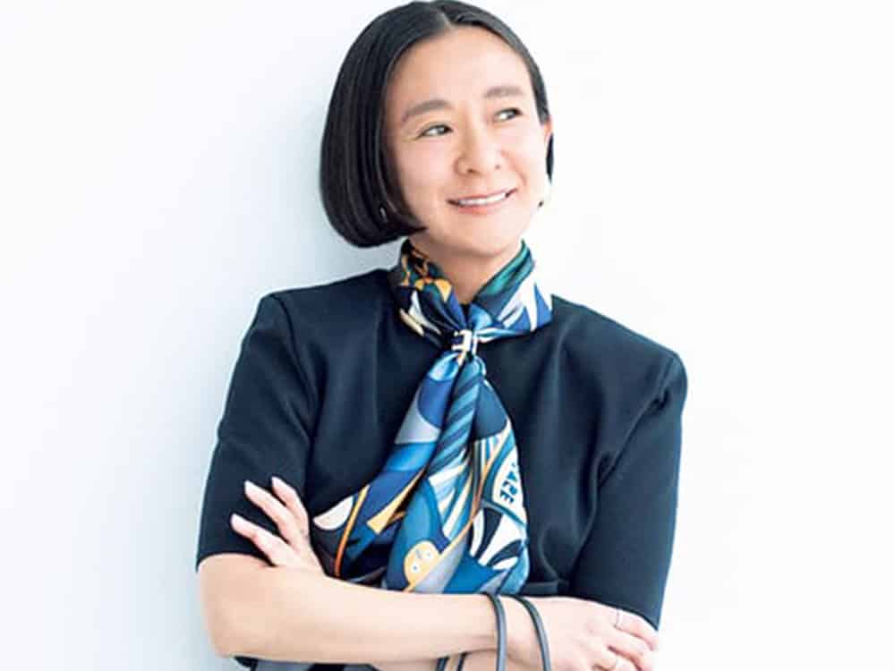 スタイリスト佐藤佳菜子さんが「黒よりネイビー推し」な理由。ワン