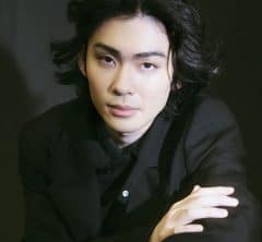 市川染五郎さん、祖父と父も演じた『ハムレット』に挑戦「多くの人を惹きつけてきた理由を、演じながら見つけたい」