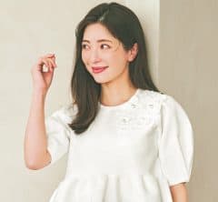 雨の日も「白」が着たくなる！可愛いだけじゃない【撥水ペプラムトップス】