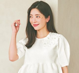 雨の日も「白」が着たくなる！可愛いだけじゃない【撥水ペプラムトップス】