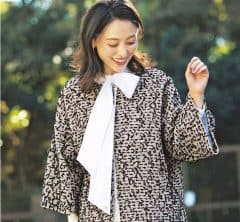 「雨の日」の40代【黒パンツコーデ】5選。裾汚れ対策しつつ、脱・地味見え!