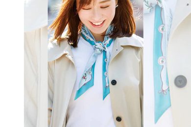 「白T」ベースがいちばん簡単！大流行「スカーフ巻き」40代の正解〈SNAP〉