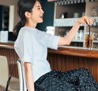 40代が上品に洒落る【今どきラクチンパンツ】コーデ４選。Tシャツとも女っぽく！
