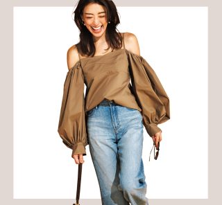 松本莉緒さん「デニムは可愛く穿きたい！」大人に似合う上品甘トップスで〈4選〉