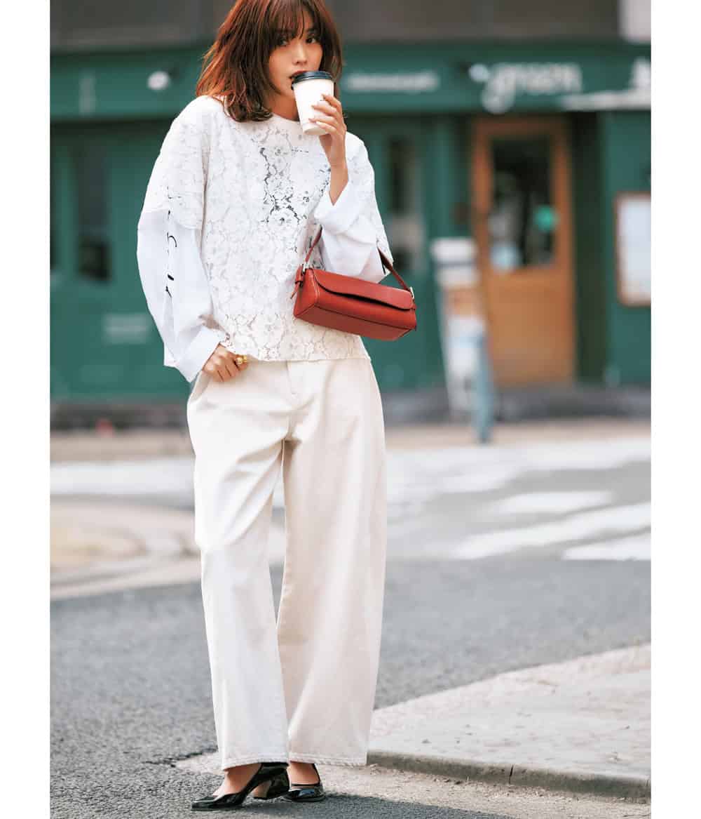 蛯原友里 レーストップス Tシャツ ホワイトデニム コーデ