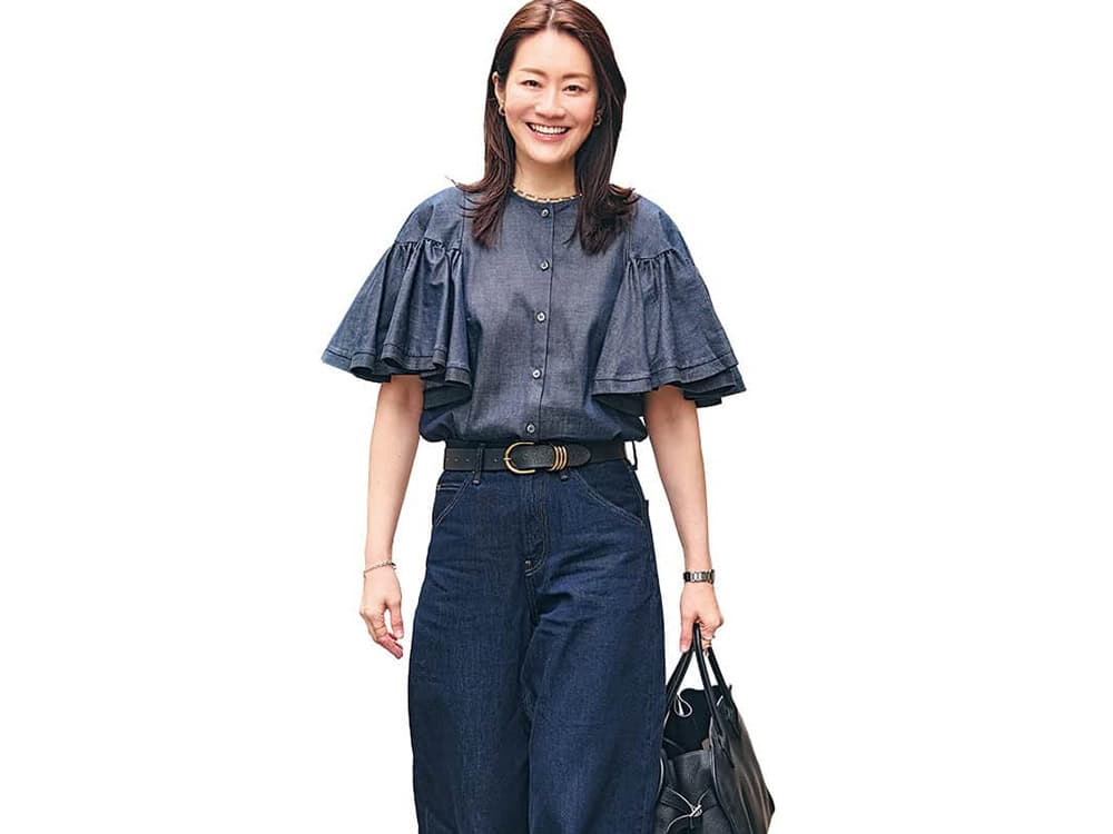 デニムリメイク★胸元ふりふりフリルトップス♡ 40代が上品＆簡単に華やぐなら、フリルトップス。今夏は“デニム素材”が